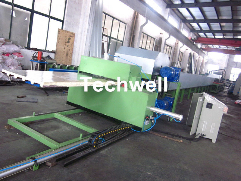 Type simple machine de panneau 