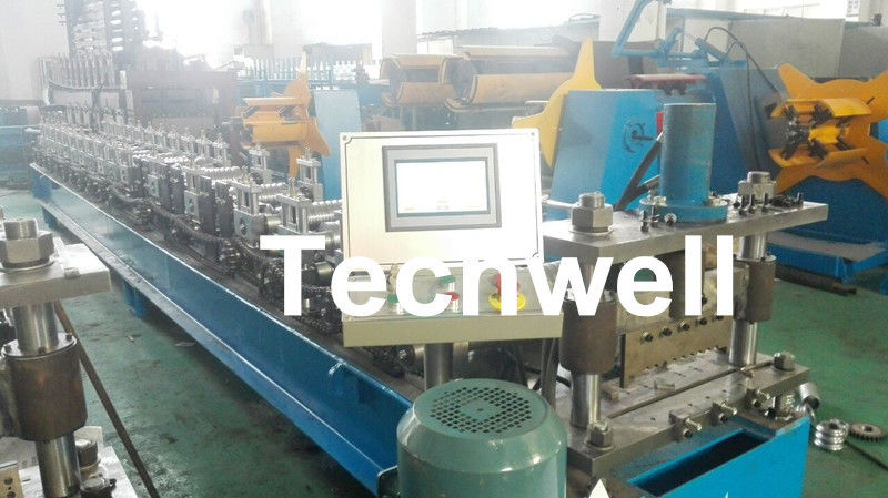 La structure métallique de guidage de colonne laminent à froid former la machine pour faire le panneau ondulé de feuille avec l'épaisseur de 0.3-0.7mm