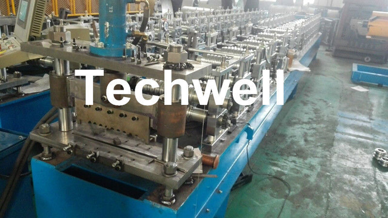 La structure métallique de guidage de colonne laminent à froid former la machine pour faire le panneau ondulé de feuille avec l'épaisseur de 0.3-0.7mm