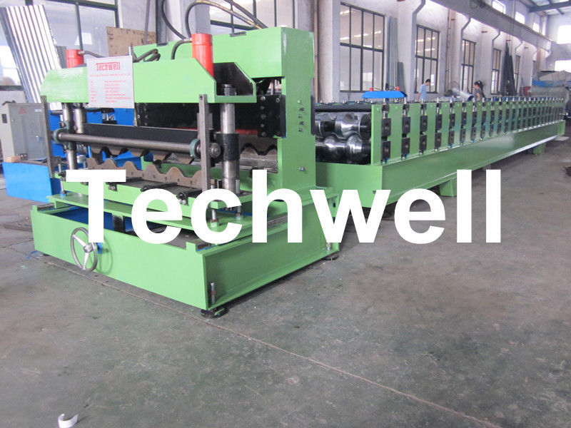 Petit pain de tuile vitré par acier de couleur formant la machine avec la gestion par ordinateur de PLC en Europe
