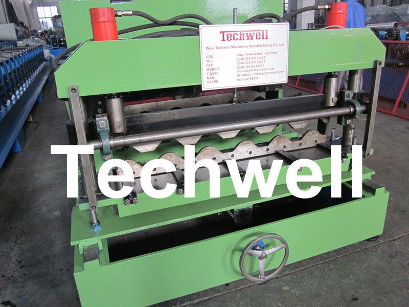 Petit pain de tuile vitré par acier de couleur formant la machine avec la gestion par ordinateur de PLC en Europe
