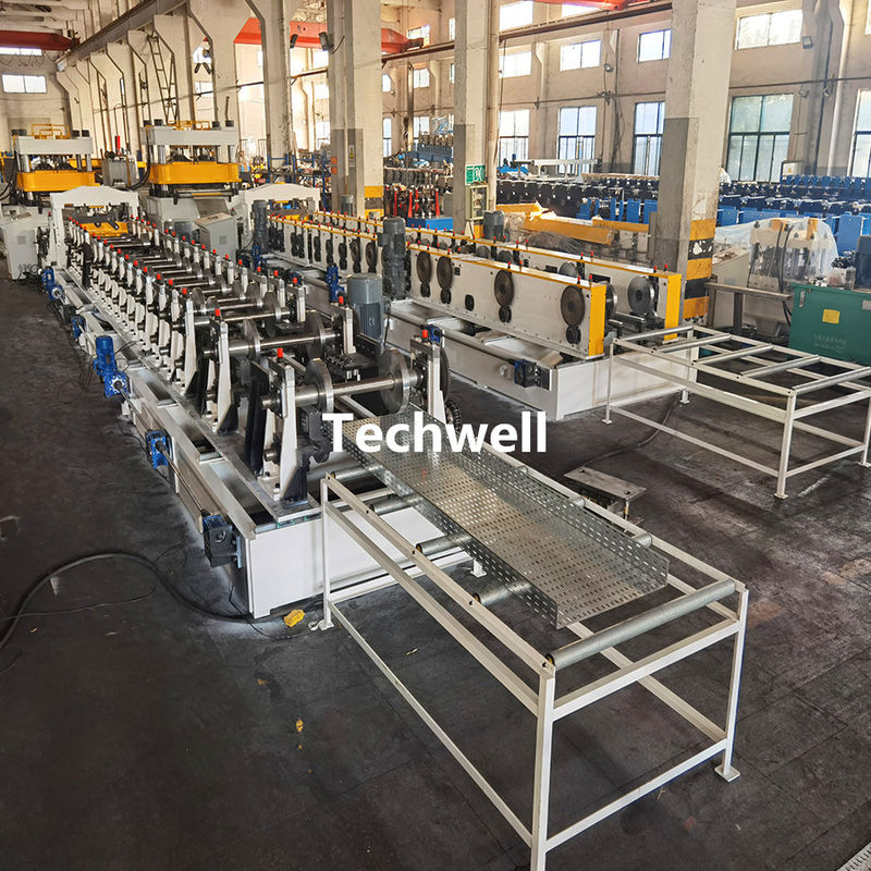 50-600 ligne perforée ajustement automatique de Tray Roll Forming Machine Production de câble de taille