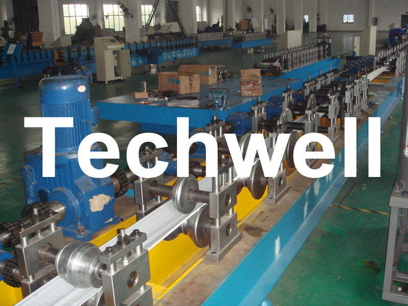 puissance de la coupe 3KW porte de volet de roulement de mousse d'unité centrale de 0,7 - de 1.0mm formant la machine TW-PURD85