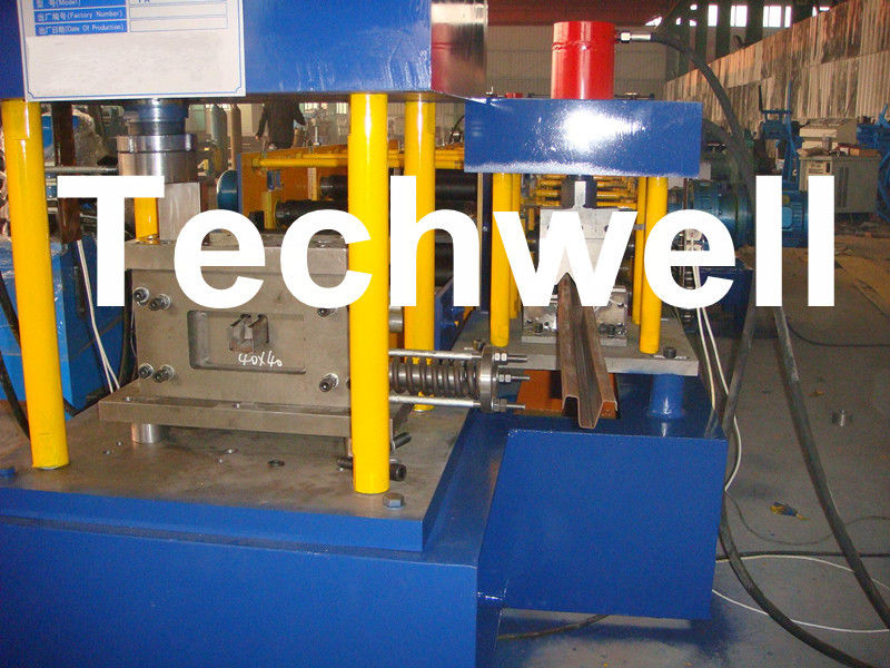 Petit pain manuel/hydraulique de Purlin de profil de Decoiler U formant la machine pour le profil TW-U100 d'U